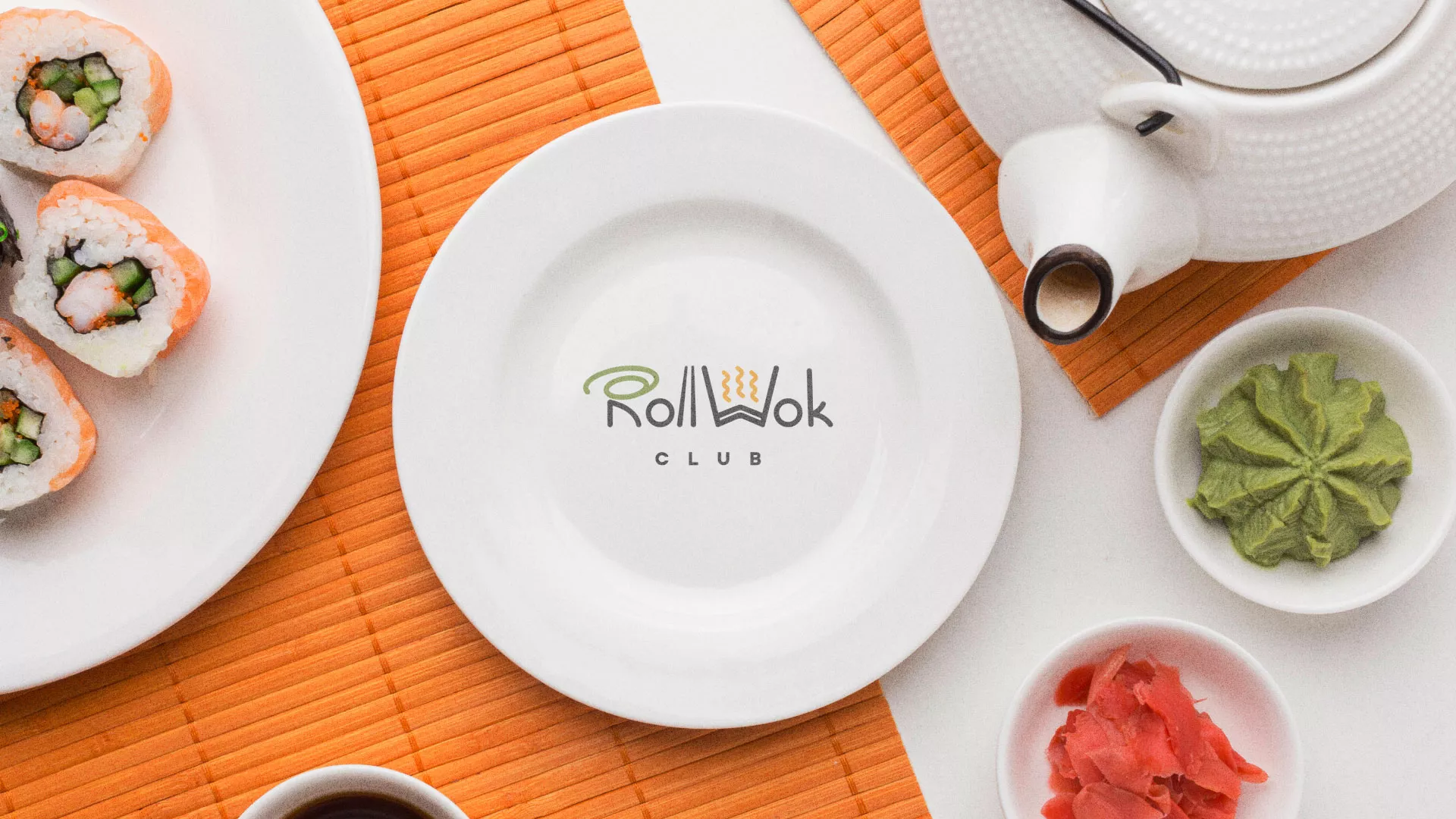 Разработка логотипа и фирменного стиля суши-бара «Roll Wok Club» в Чадане